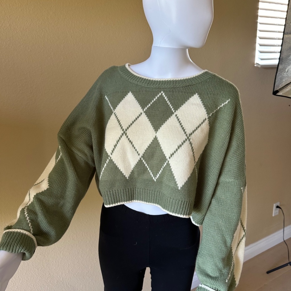 Crop knit sweater